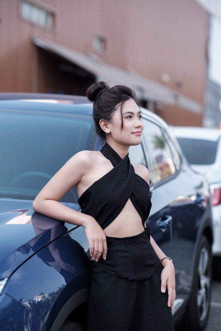 woman, car, model-7880177.jpg