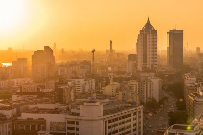 A-golden-toned-vibrant-view-of-lagos-bus_qhkgfxdorm-1wct8gjkr5w_ge2tf22pqu-g4gu_bzjgma - travel and tour world