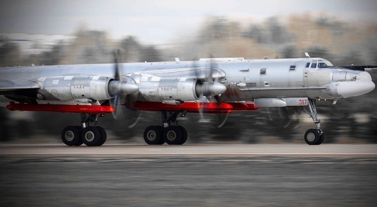 Russian Aerospace Forces Tu-95MSM Strategic Bomber with Kh-101/2 Cruise Missiles