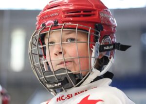 hockey, slavia, skater, hockey player, winter, winter sports, winter sport, joy, hockey stick, captain, puck, ice, skating, sport, emotion, face, reflection